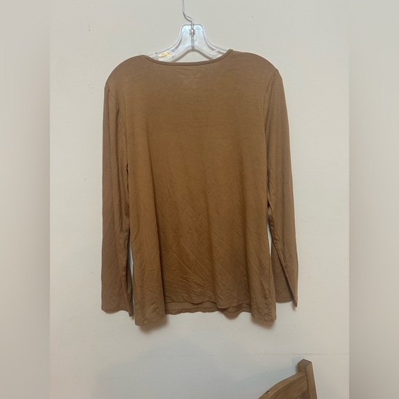 Chico’s Long Sleeve Basic Knit Top NWT Brown Size 2 (L) - Picture 4 of 4